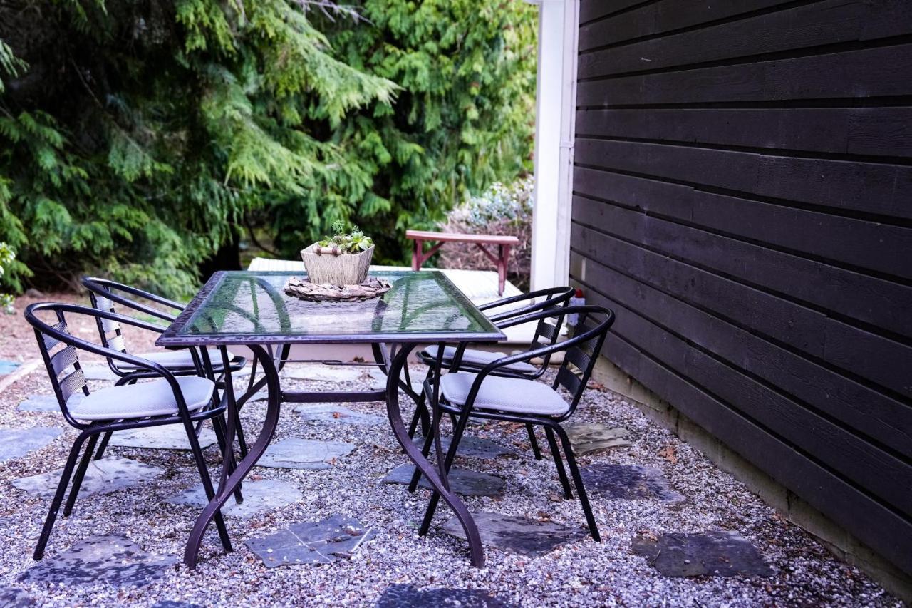 Sea And Cedar Retreat-A Home In A Tranquil Setting Cowichan Bay Zewnętrze zdjęcie
